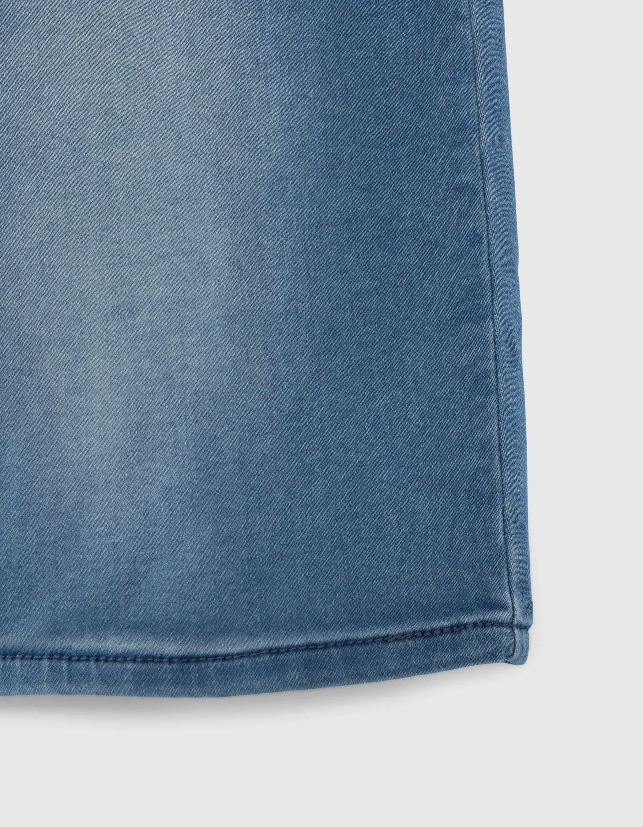 Bermuda en jean bleu taille élastiquée garçon