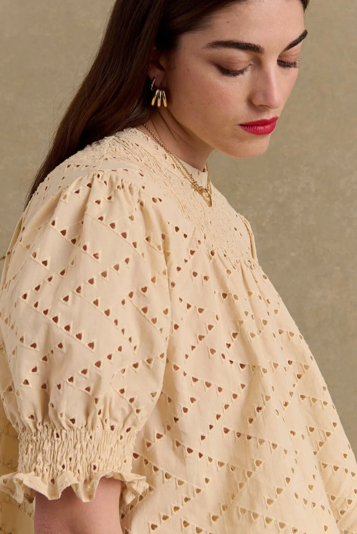 Blouse Amicie broderie anglaise beige