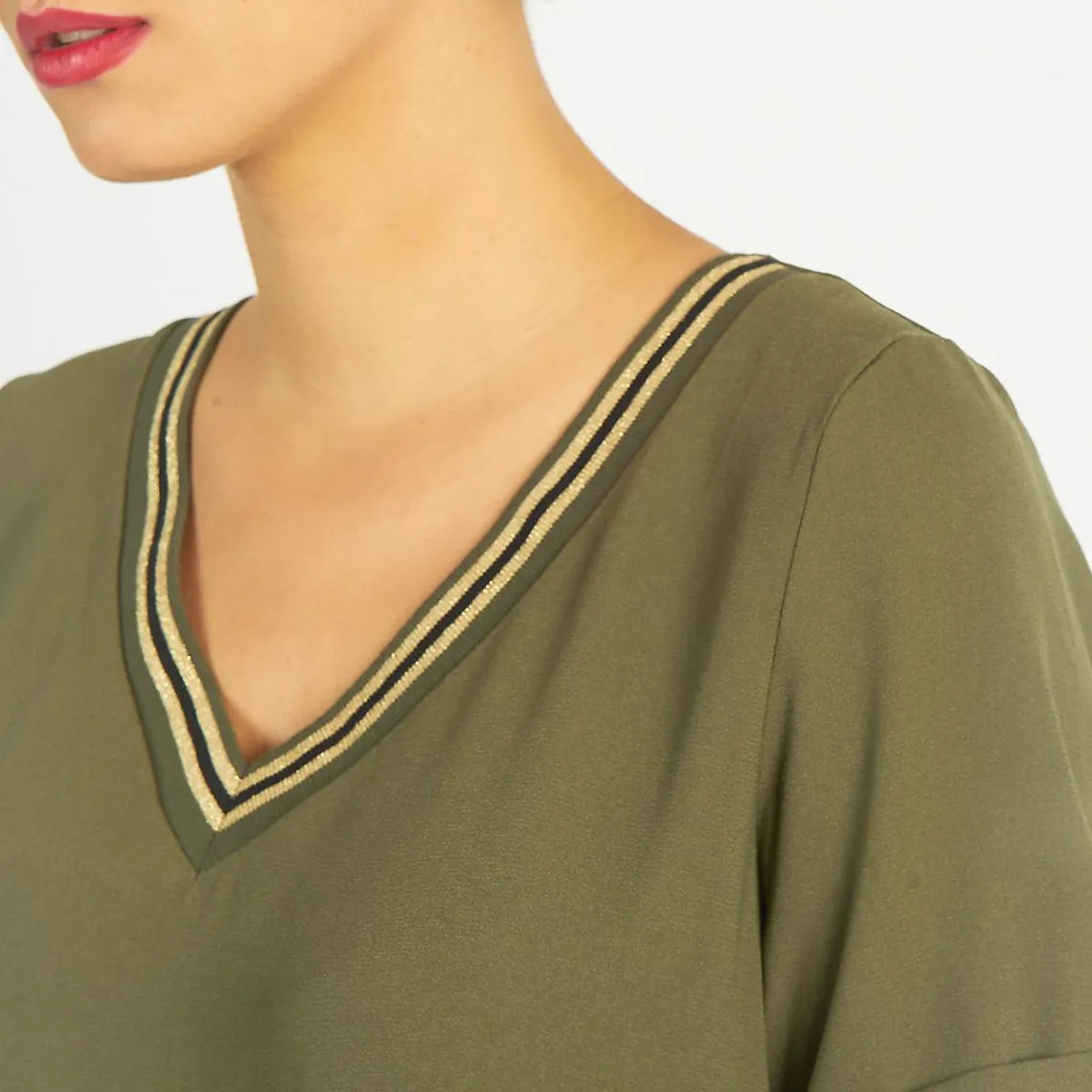 Blouses col V détail bandes à l'encolure Elena | Blouse 3 SUISSES