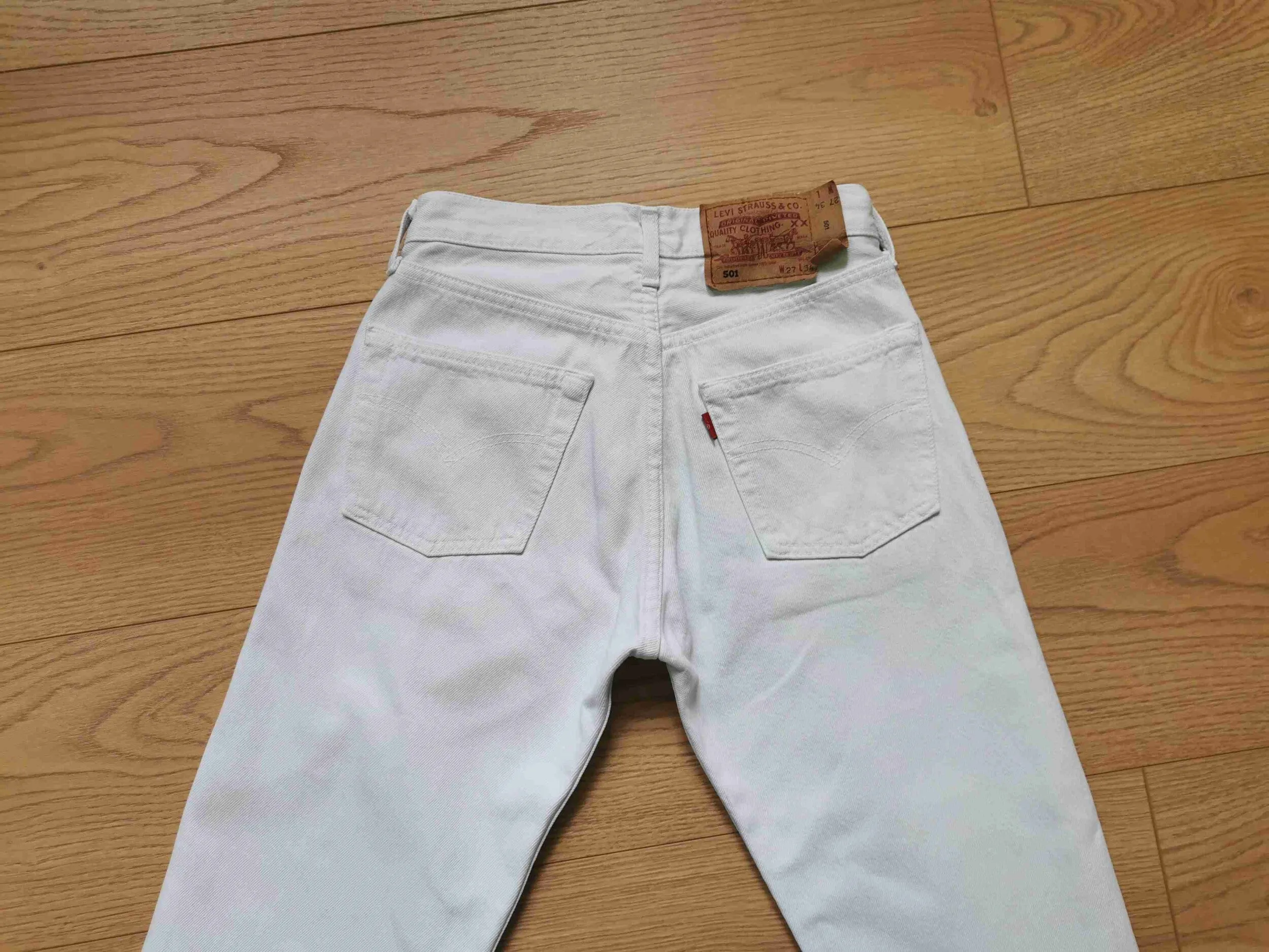 Jean Levi's 501 W27L34