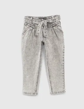 Jean mom light grey bio à ceinture cloutée fille