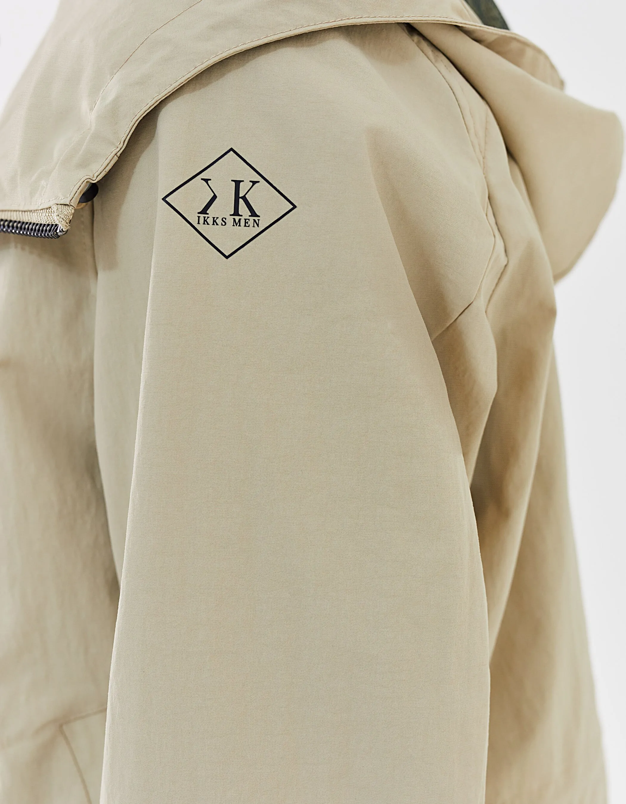 Parka beige clair à capuche en nylon Homme