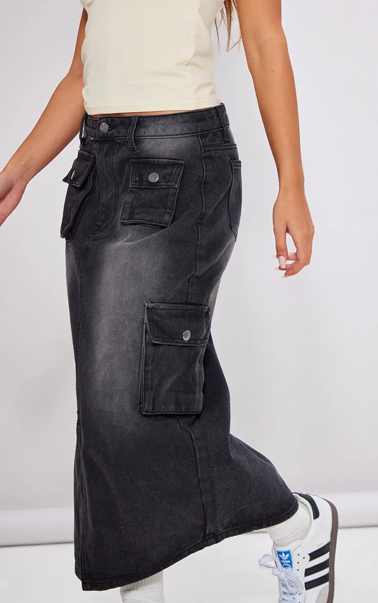 Petite Jupe mi-longue en jean style cargo noir délavé