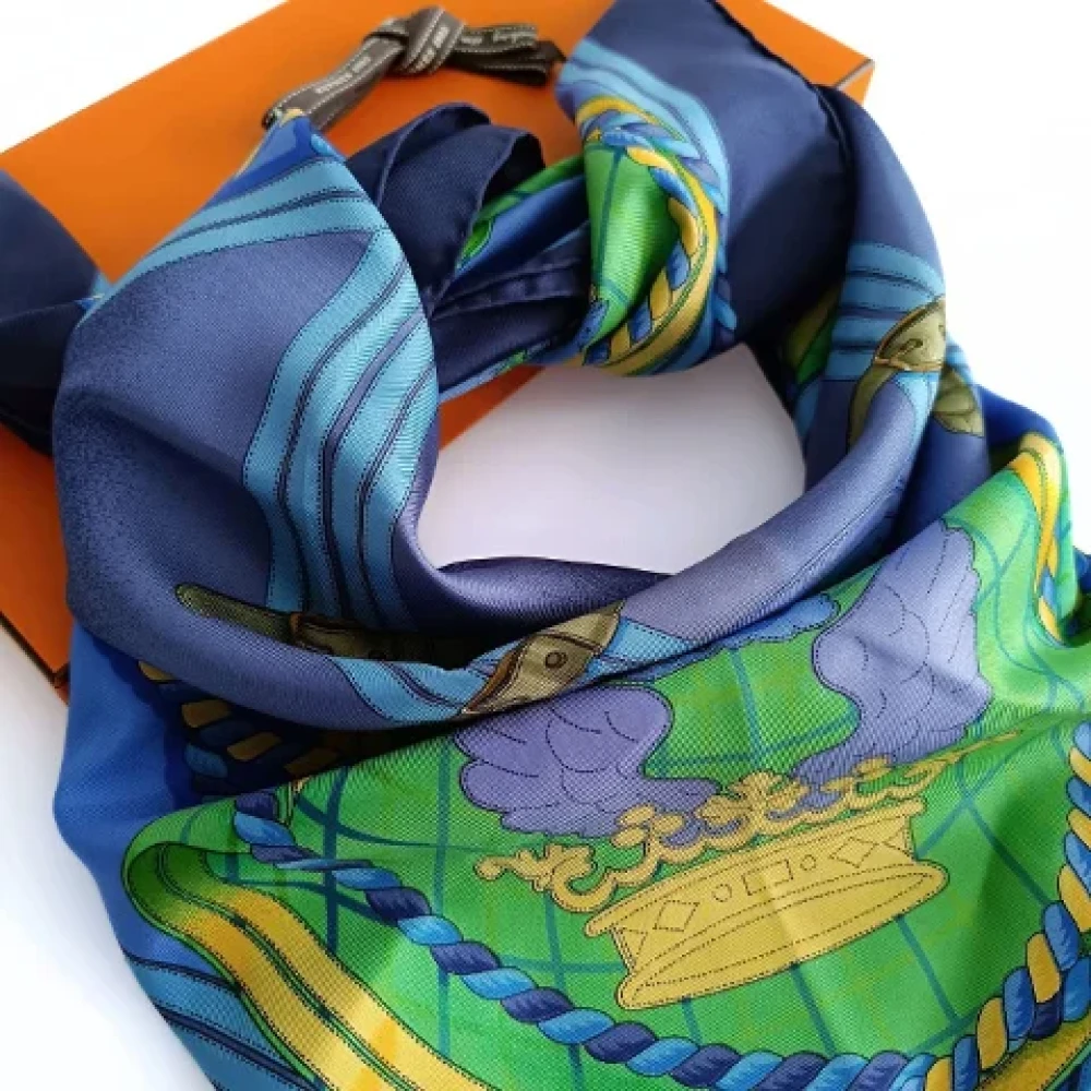 Pre-owned Soie foulards